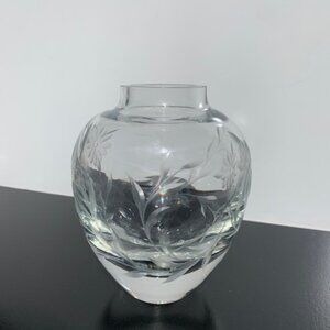 #303 HEAVY CUT VASE FLORAL PATTERN